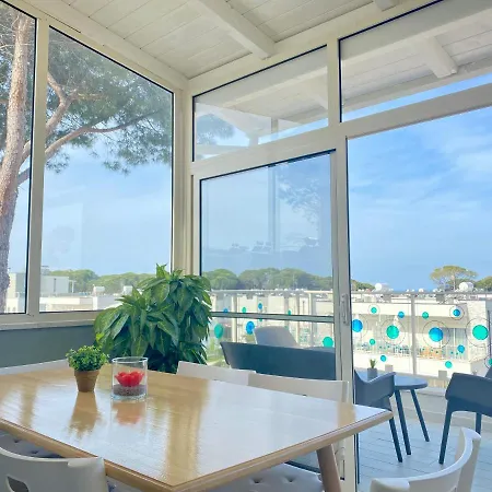 Holiday home Penthouse 5 Gjiri I Lalzit